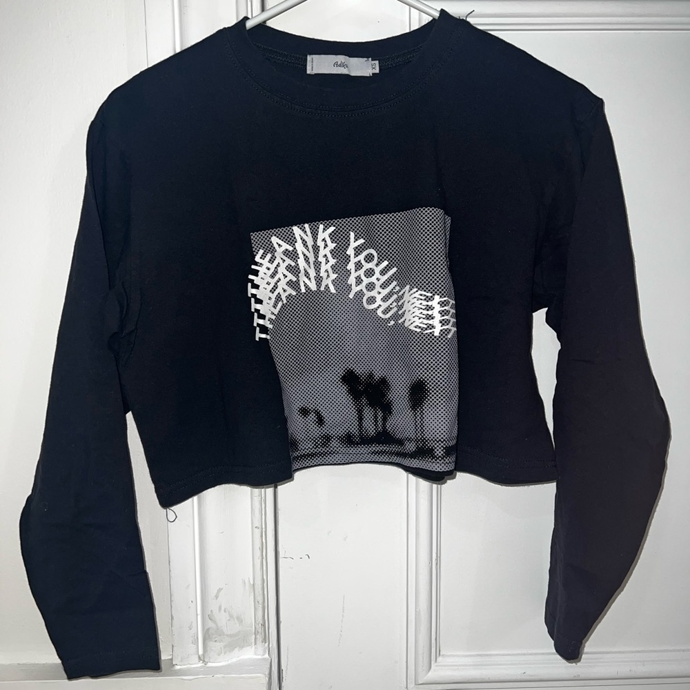 NEVER WORN, long sleeve